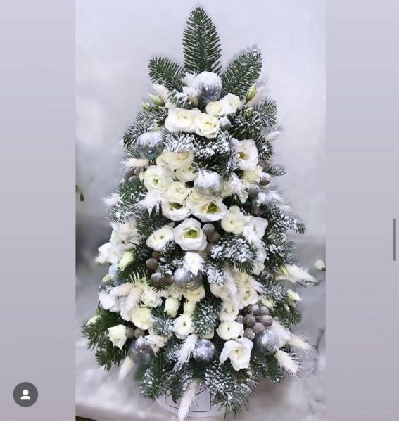 Modern Lights White Christmas Tree